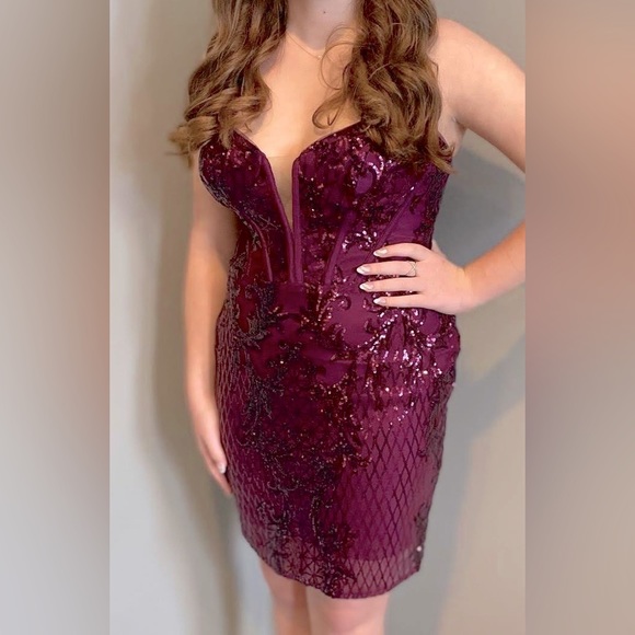 Formal sequin cocktail dress with illusion plunge - Picture 1 of 10